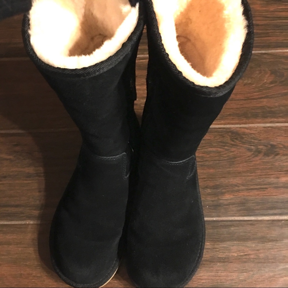 UGGS suede shearling zipper boot.